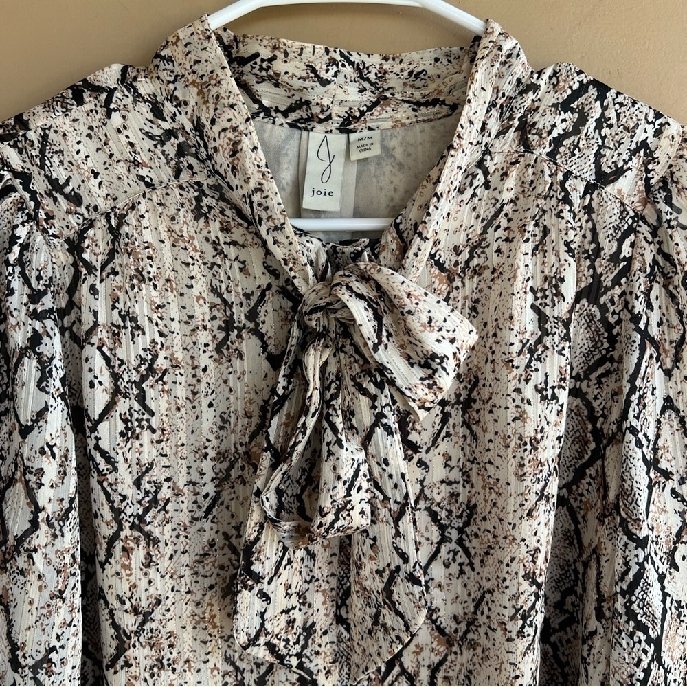 Joie Snakeskin Long Sleeve Button Down Blouse - Size M - Office Career Modest - Picture 4 of 7